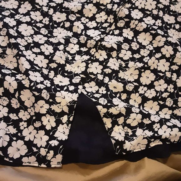 New with Tag Ralph Lauren Navy Floral Cold Shoulder Dress Size 10 - Picture 8 of 10